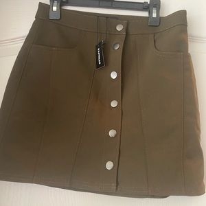 New with tags, dark green Express high waist mini skirt